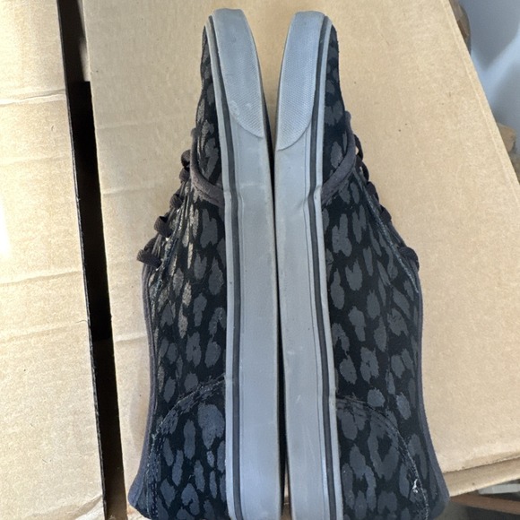 Vans Suede Leather Skateboard Sneakers Shoes Womens 9 Low Top Black Animal Print - Picture 11 of 16